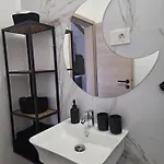 Apartma Burin شقة