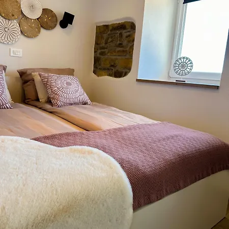 Apartma Burin شقة *